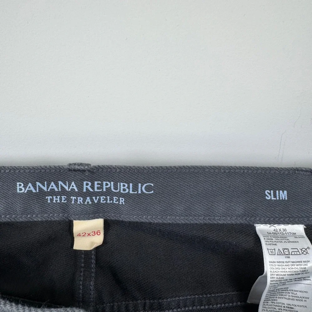 Banana Republic The Traveler Slim Fit Chinos Mens Size 42x35 Gray Stretch Cotton